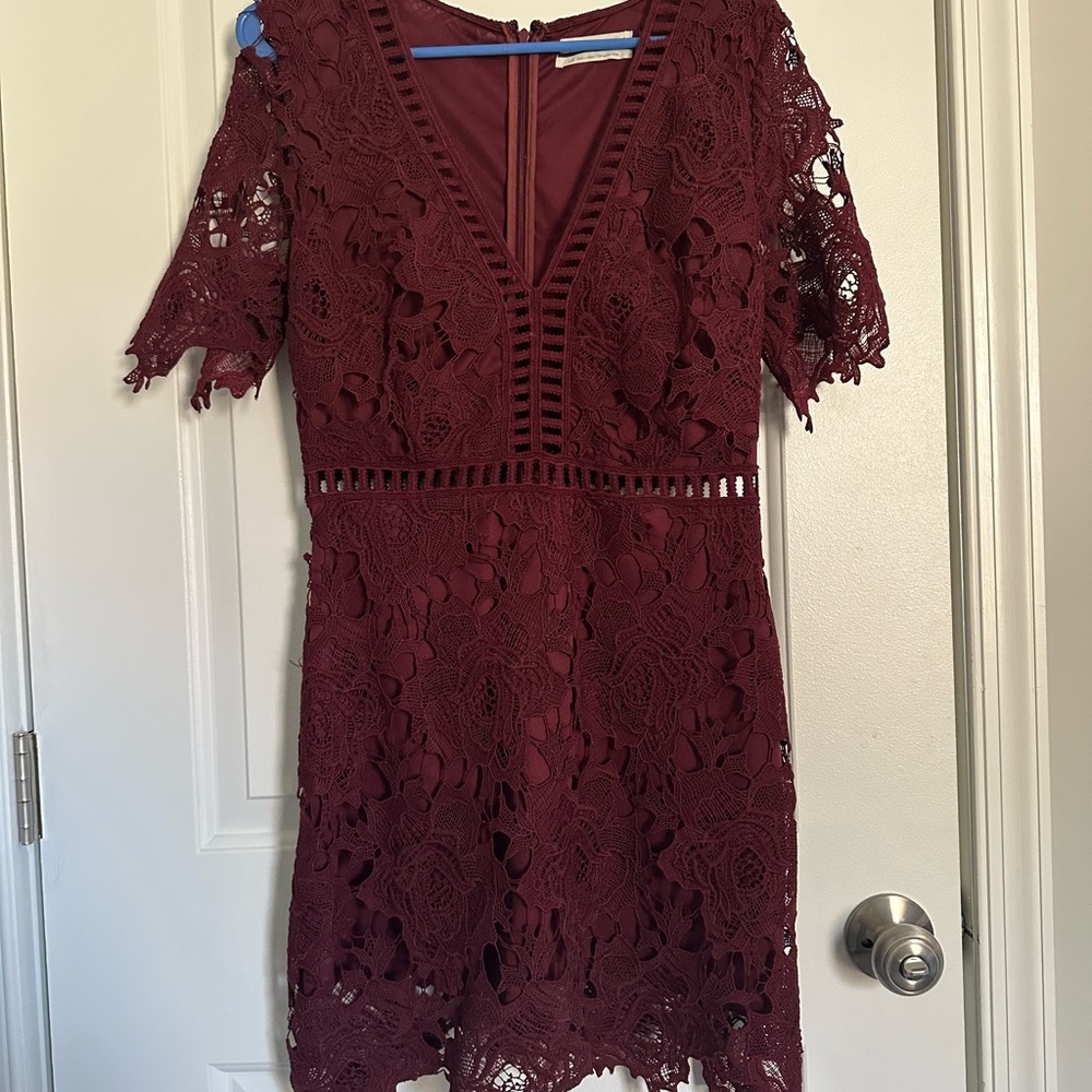 Elegant Lace Dress in Burgundy